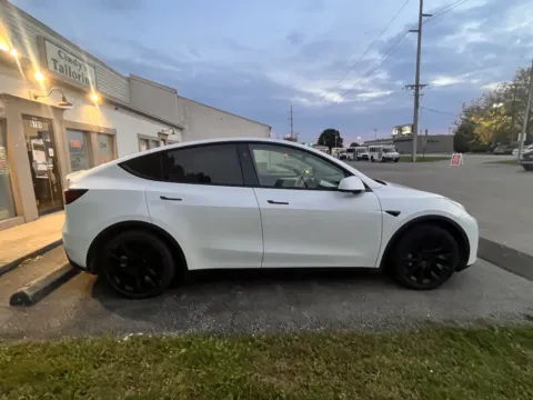 More photos of 2023 Tesla Model Y at Auto Boutique Ohio, OH