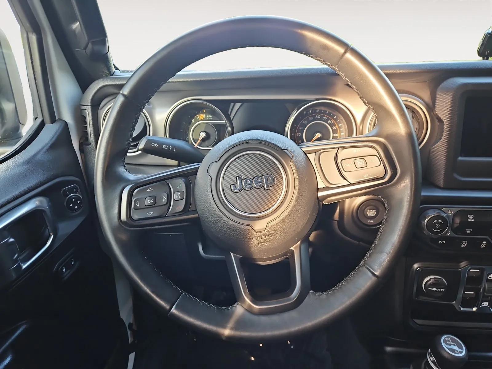 Jeep Wrangler photo 13