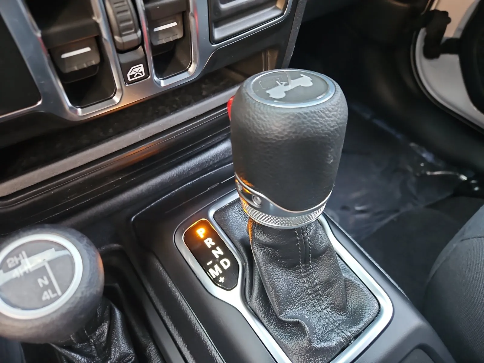 Jeep Wrangler photo 22