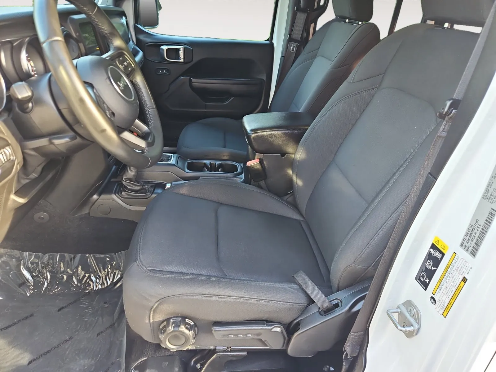 Jeep Wrangler photo 10