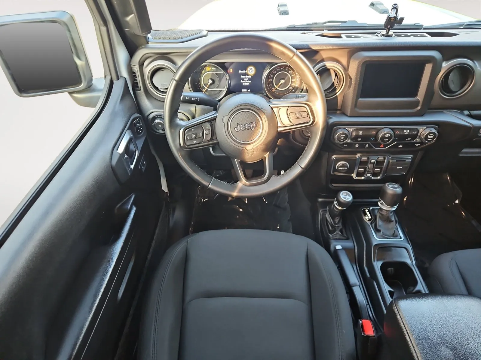 Jeep Wrangler photo 11