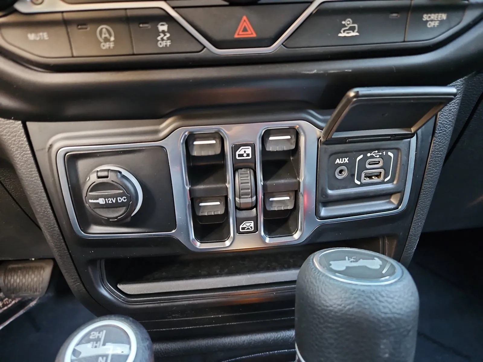 Jeep Wrangler photo 20