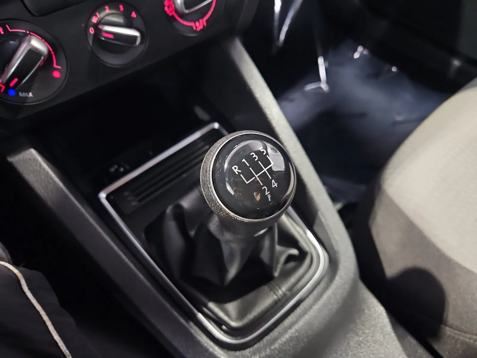 Volkswagen Jetta photo 19