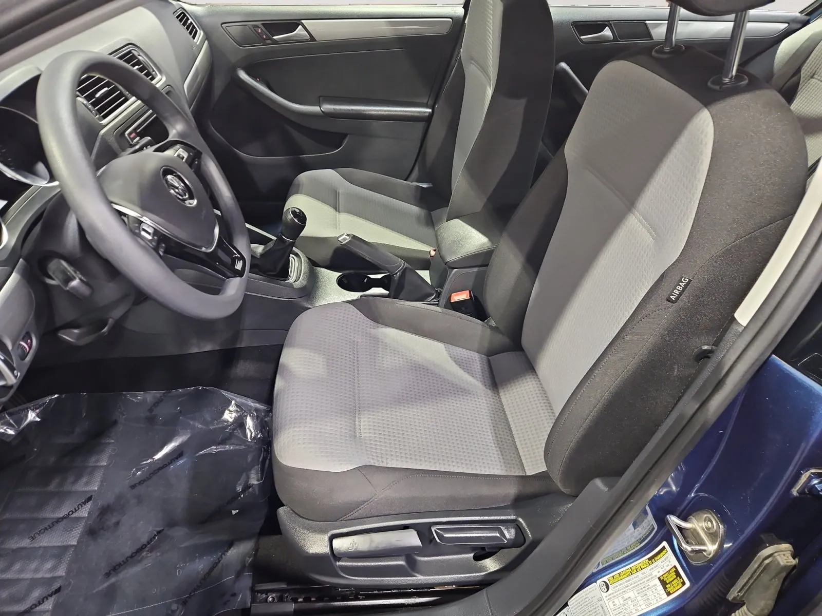 Volkswagen Jetta photo 10