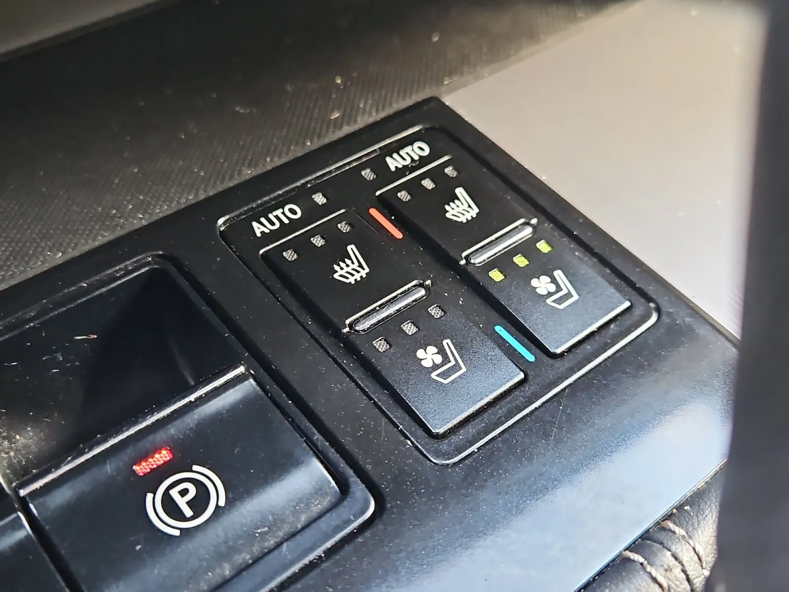 Lexus RX photo 25