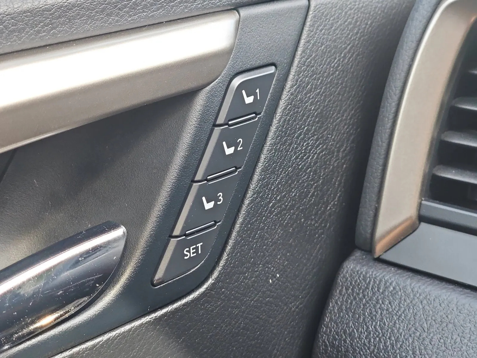 Lexus RX photo 16