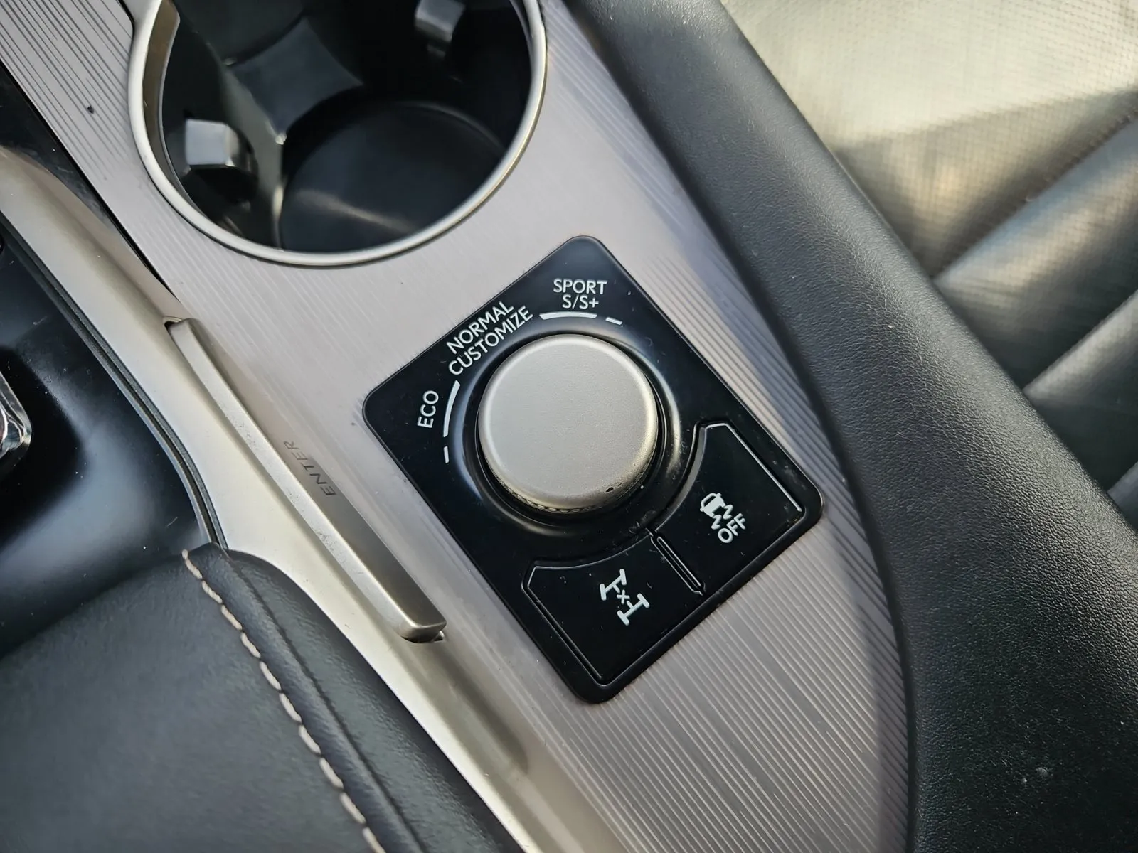 Lexus RX photo 28