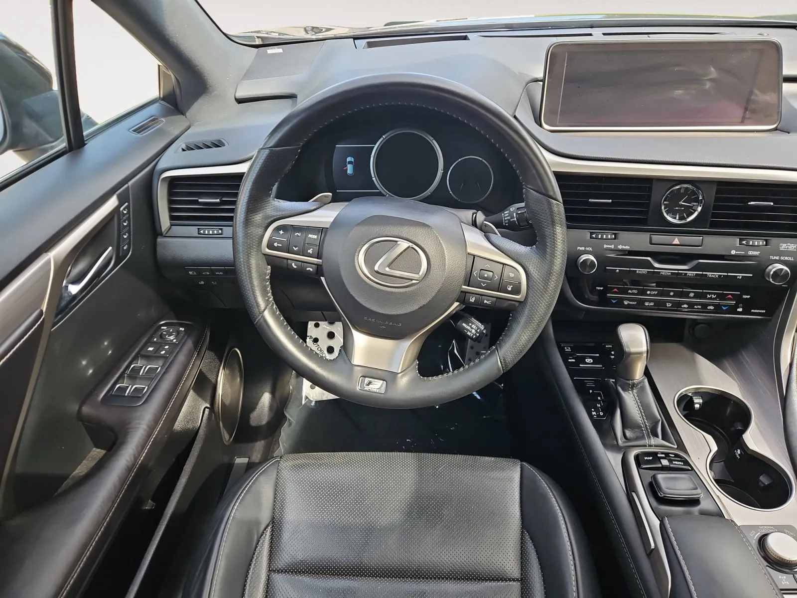 Lexus RX photo 10