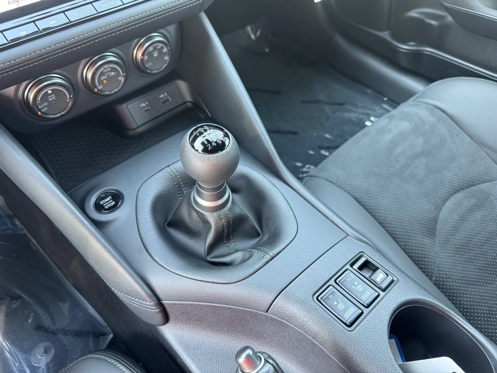 Nissan Z photo 26