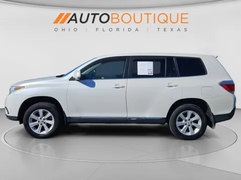Photos of 2013 Toyota Highlander for sale in Columbus, OH at Auto Boutique Ohio
