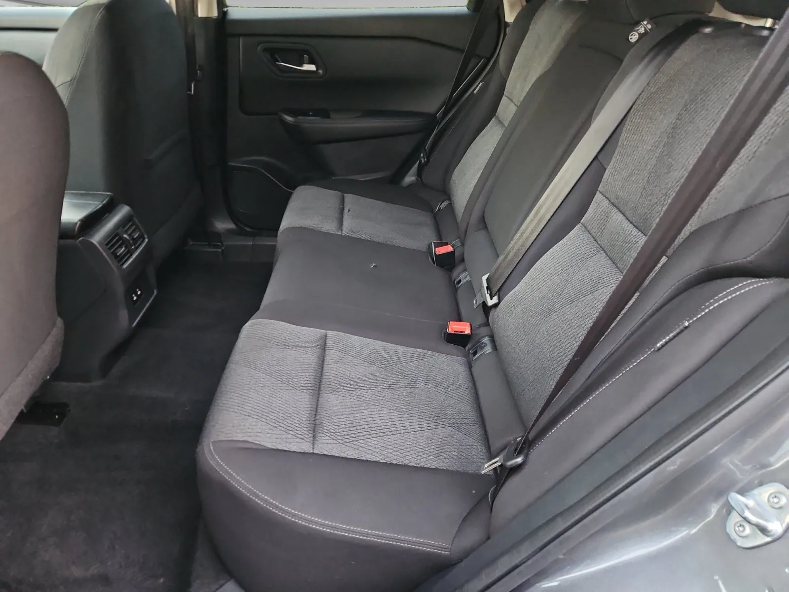 Nissan Rogue photo 14
