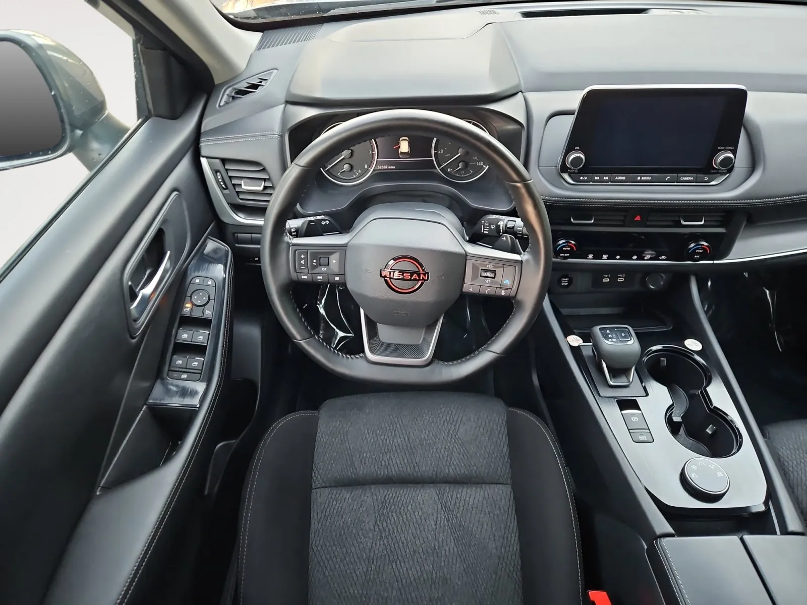 Nissan Rogue photo 10