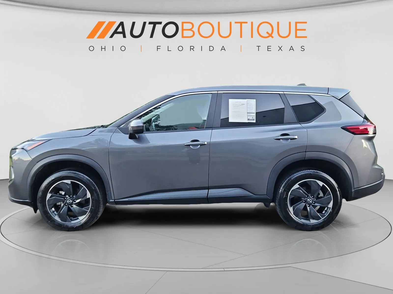 Nissan Rogue photo 2
