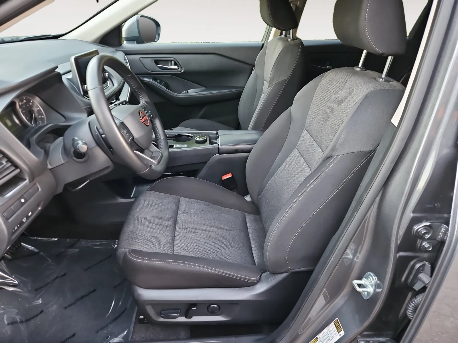 Nissan Rogue photo 9