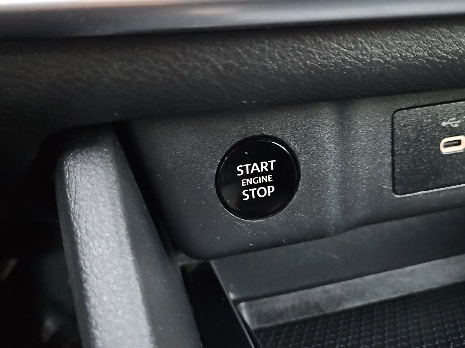 Nissan Rogue photo 19