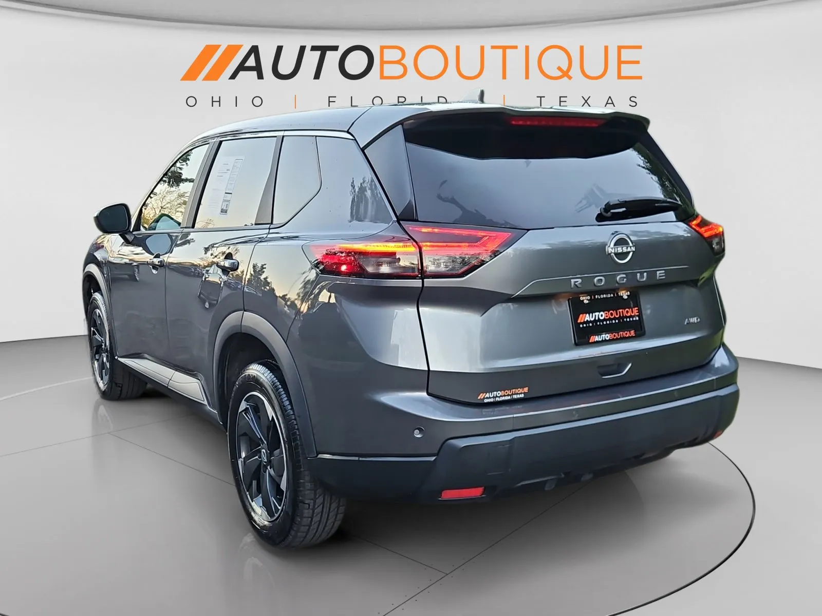 Nissan Rogue photo 3