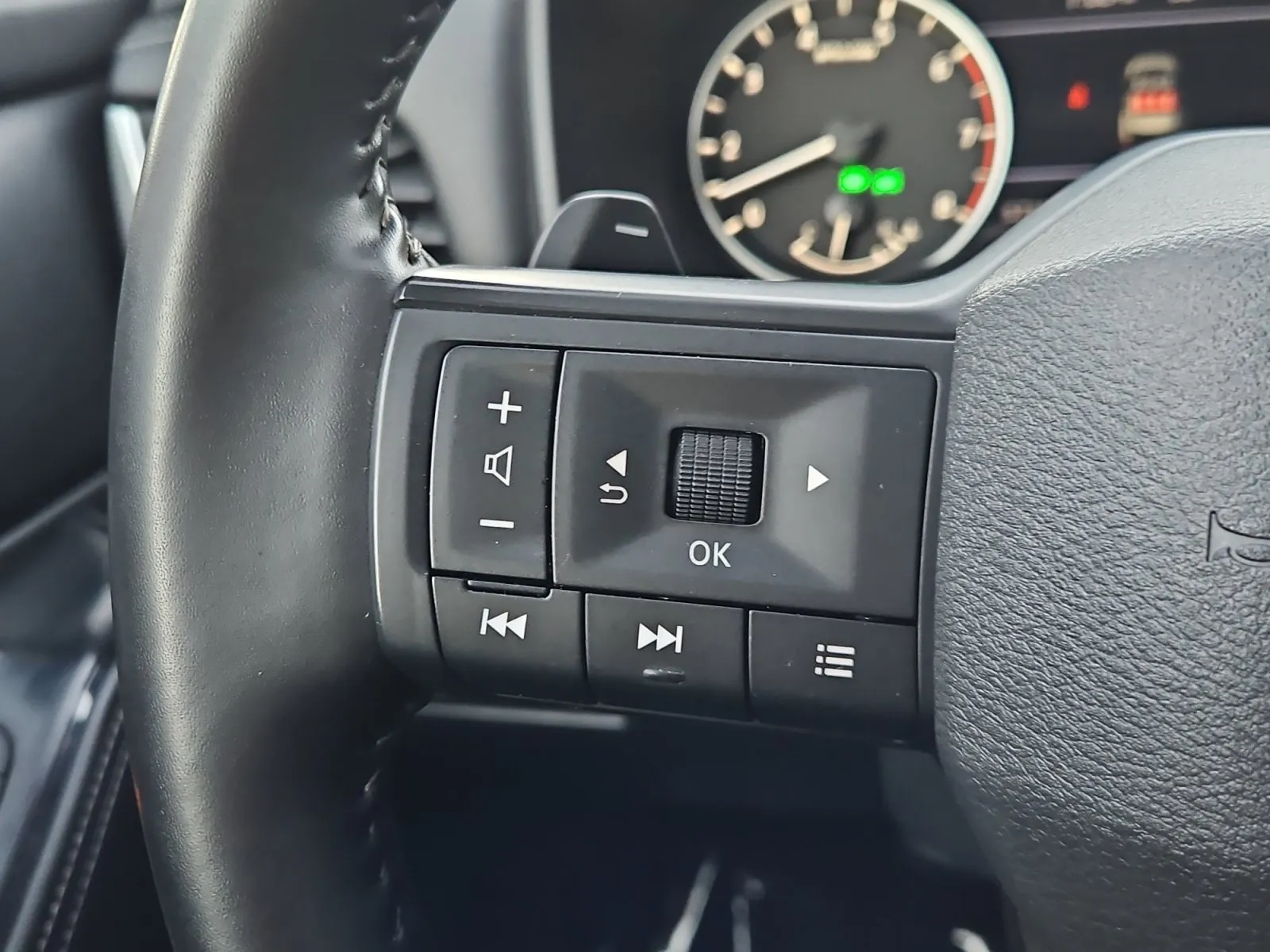 Nissan Rogue photo 25