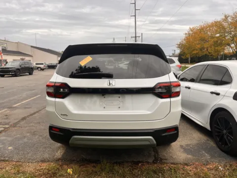 More photos of 2025 Honda Pilot EX-L at Auto Boutique Ohio, OH