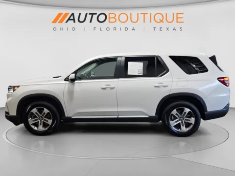 Photos of 2025 Honda Pilot EX-L for sale in Columbus, OH at Auto Boutique Ohio