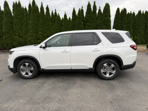 Another view of 2025 Honda Pilot EX-L for sale in Columbus, OH at Auto Boutique Ohio
