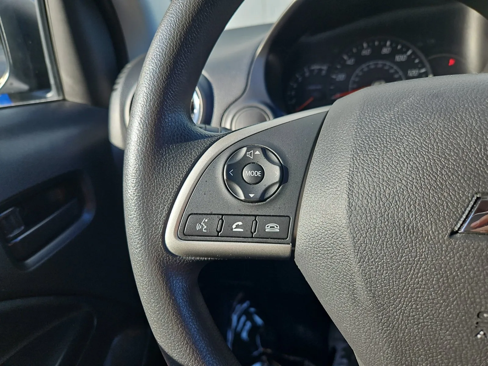 Mitsubishi Mirage photo 21