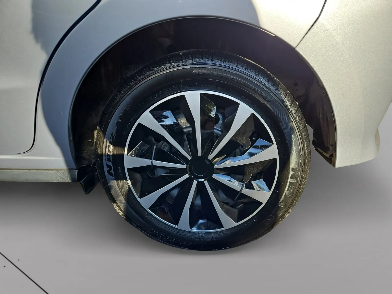 Mitsubishi Mirage photo 14