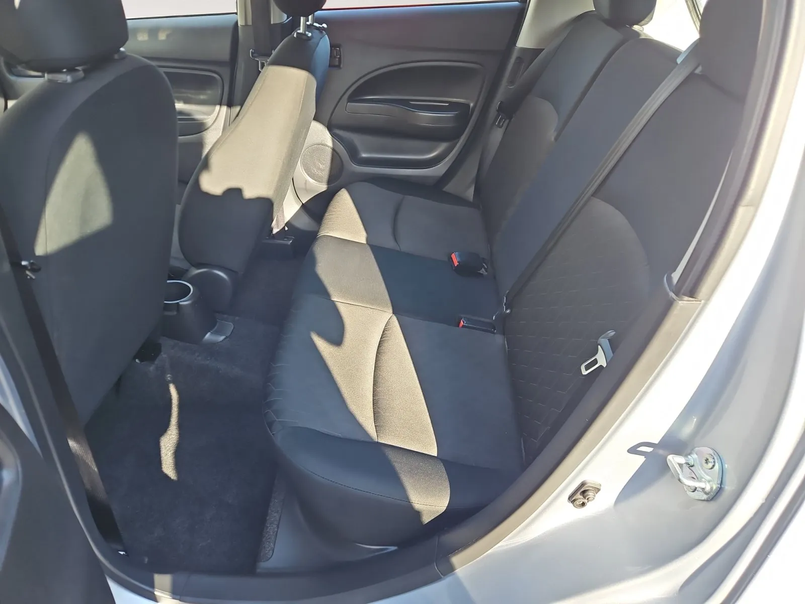 Mitsubishi Mirage photo 13
