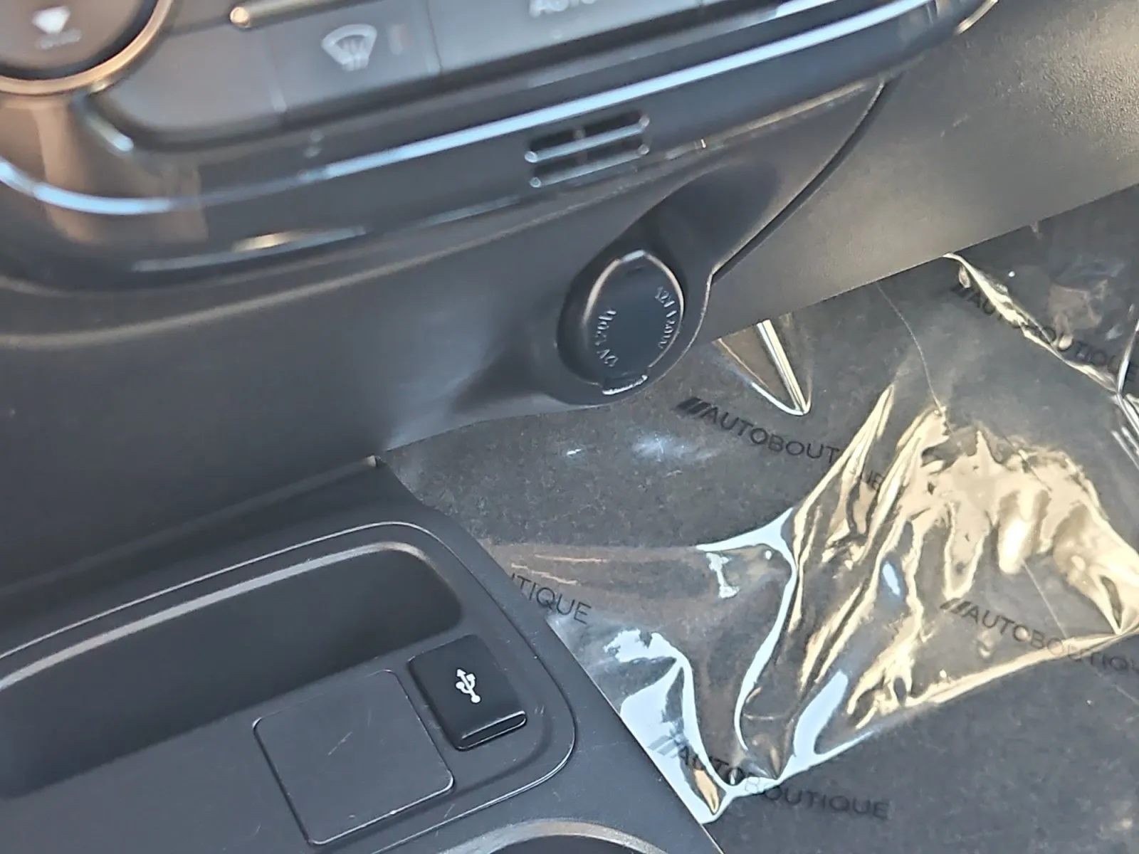 Mitsubishi Mirage photo 18