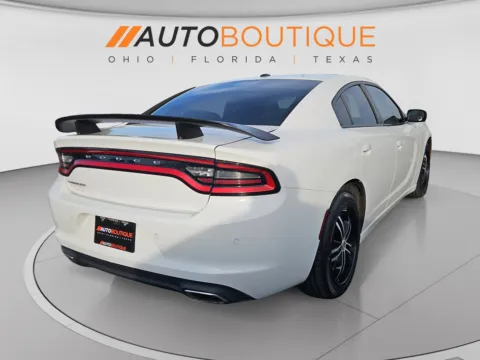 More photos of 2017 Dodge Charger SE at Auto Boutique Ohio, OH