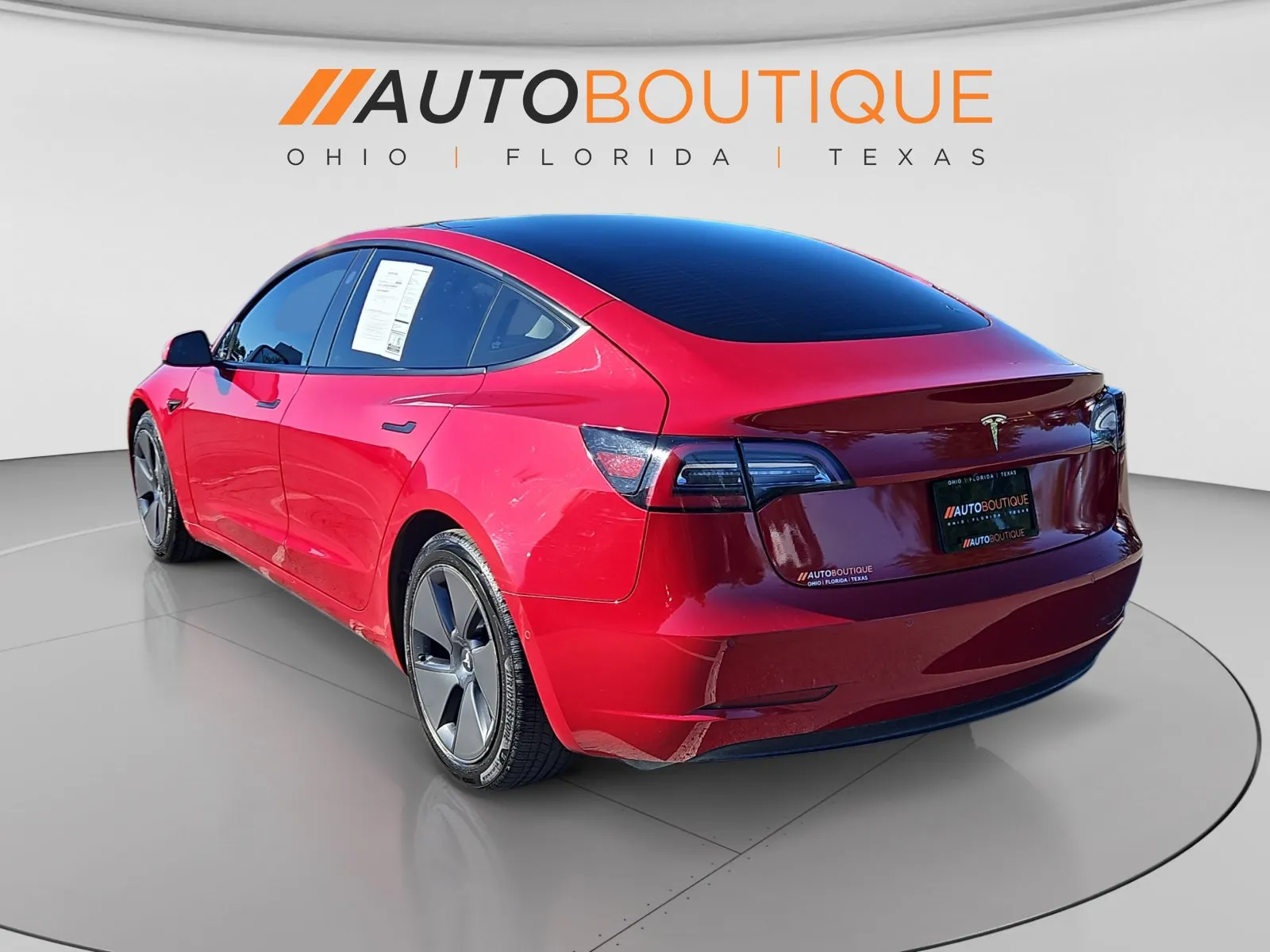 Tesla Model 3 photo 3