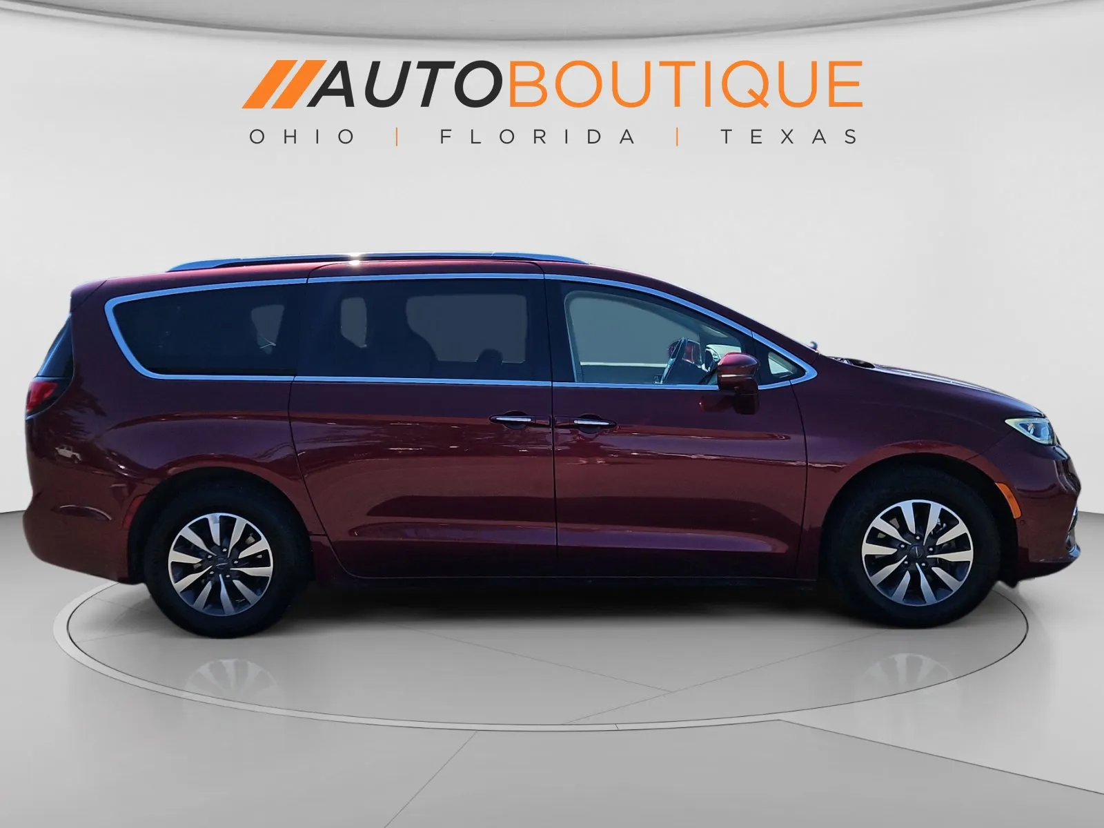 Chrysler Pacifica photo 6