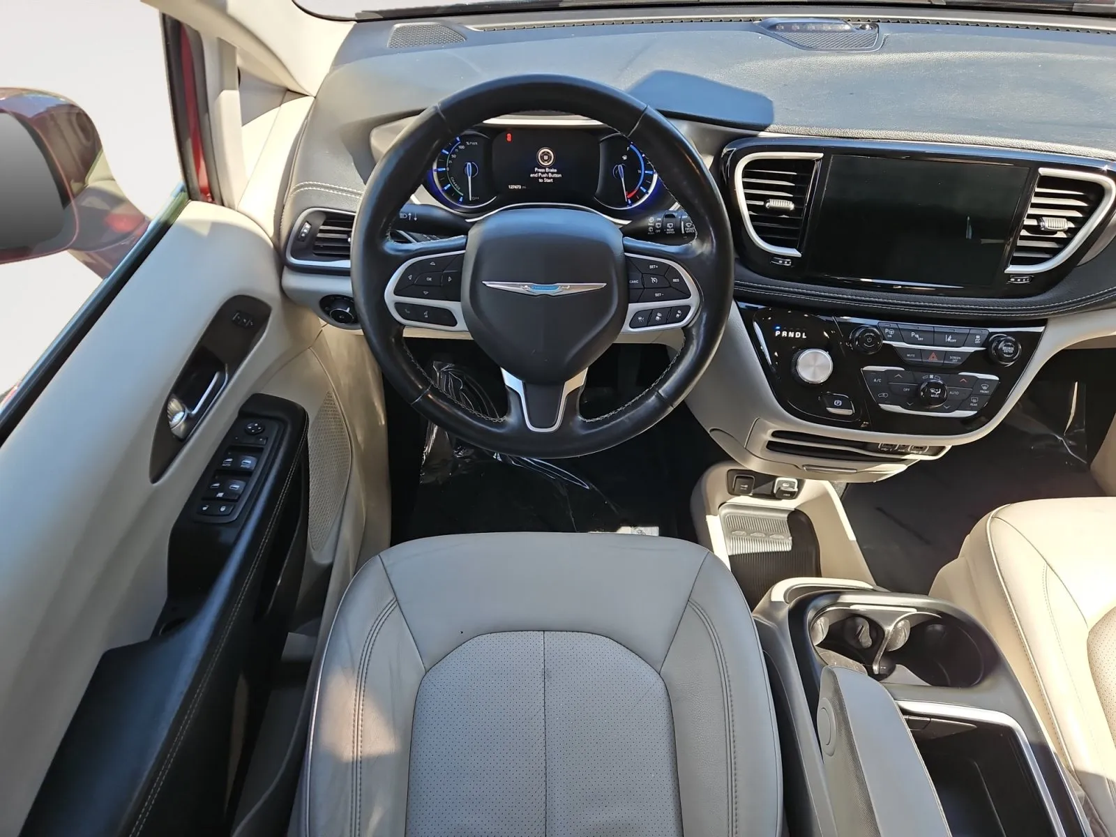 Chrysler Pacifica photo 10