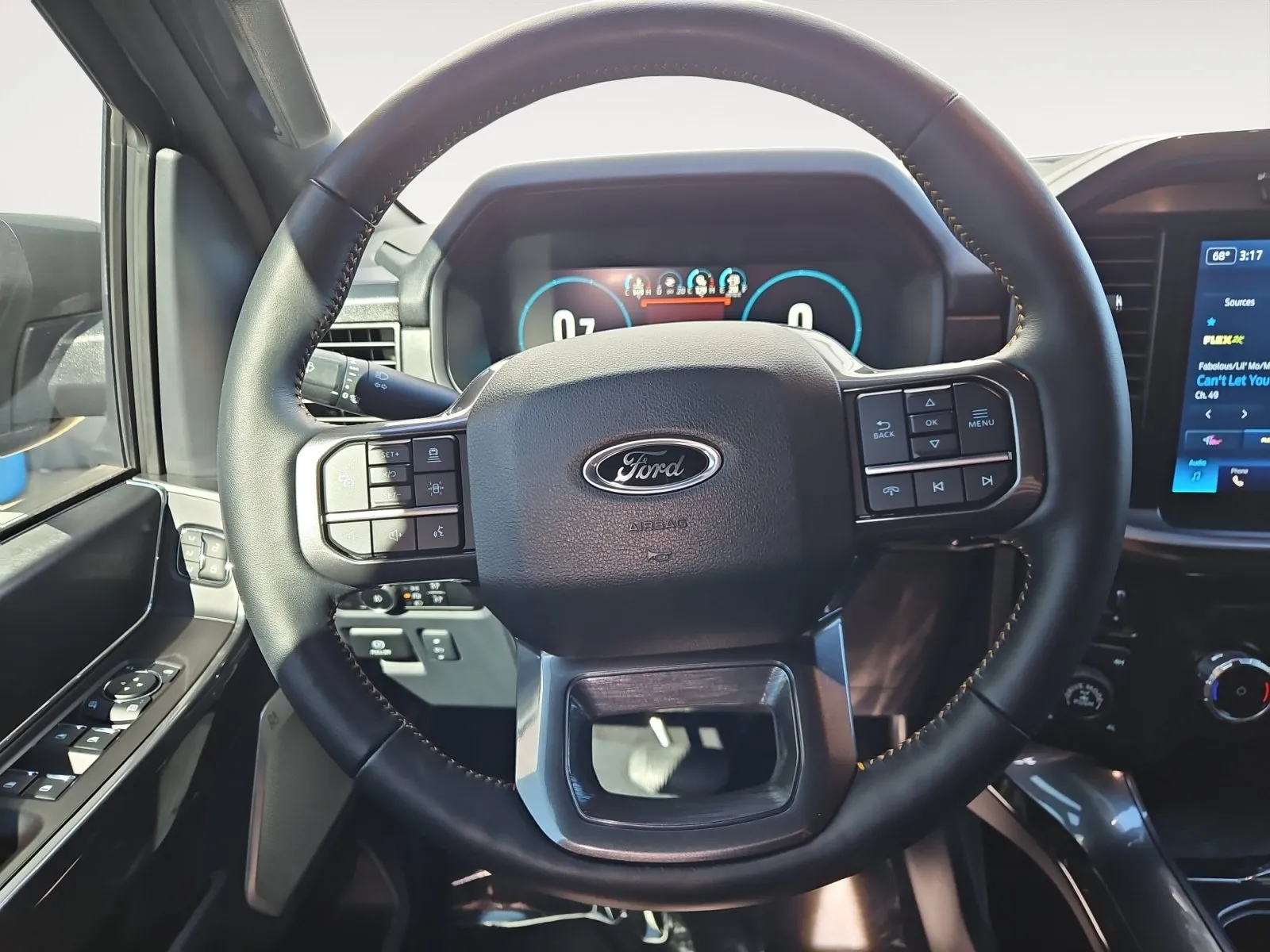 Ford F-150 photo 12