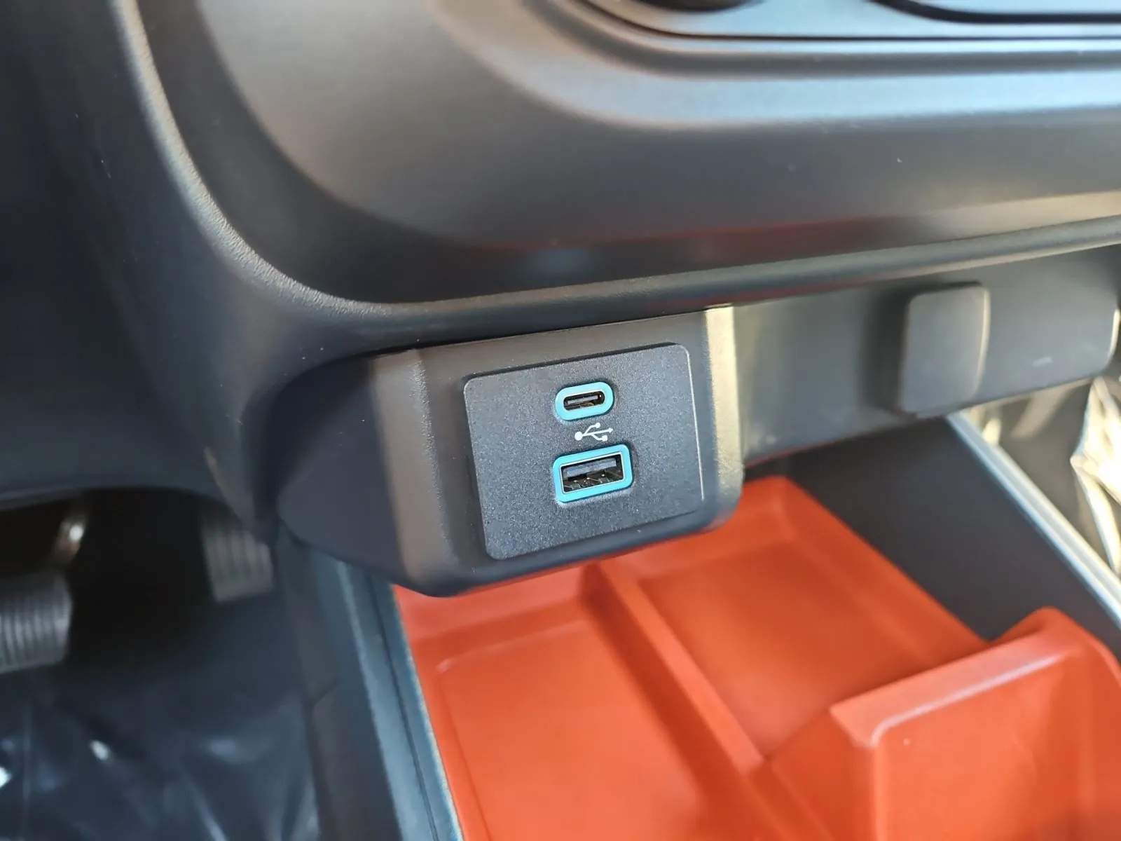 Ford Maverick photo 20