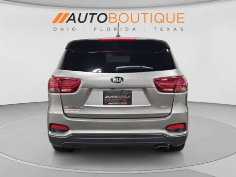 More photos of 2019 Kia Sorento LX at Auto Boutique Ohio, OH