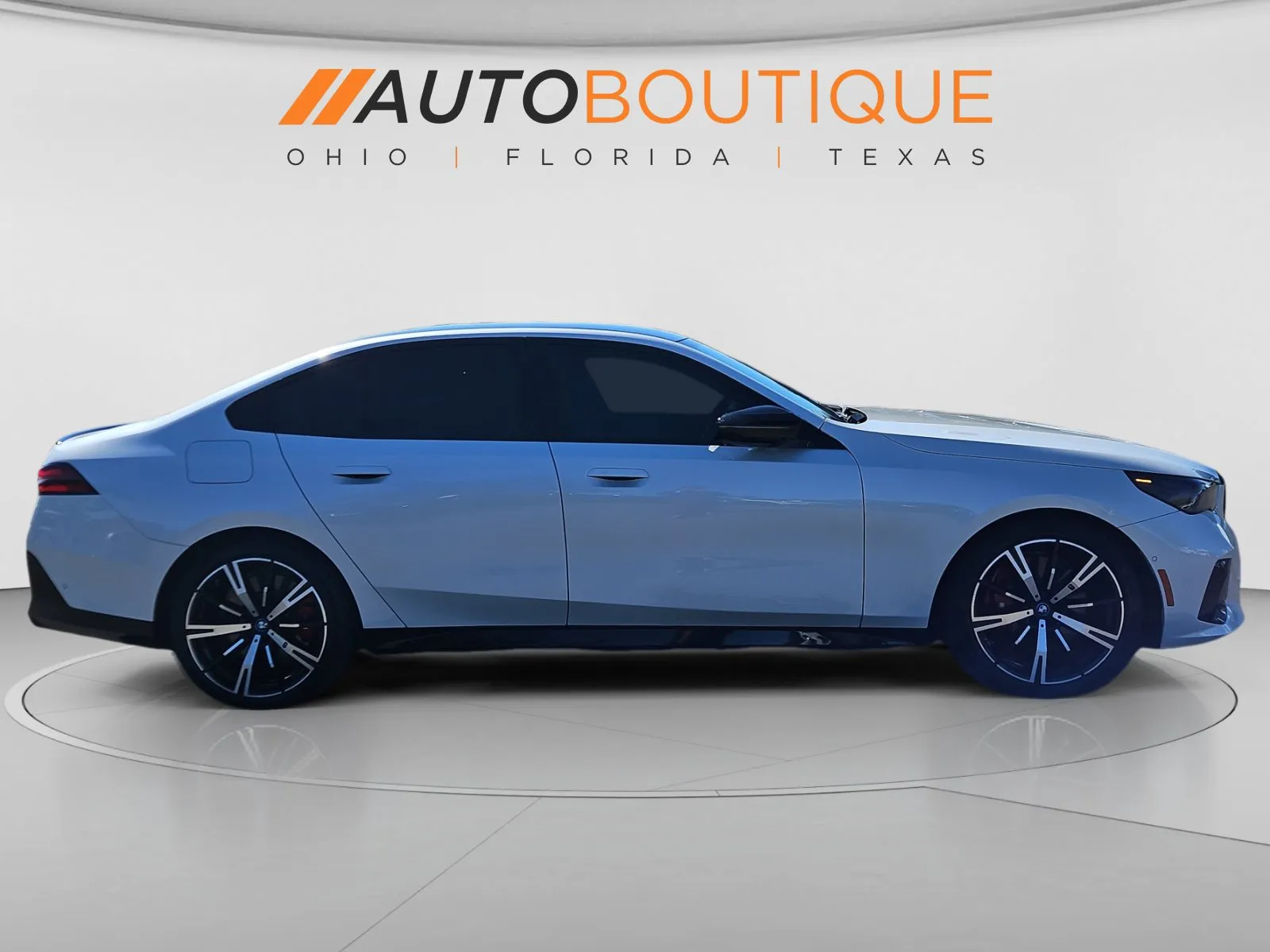 BMW i5 photo 6
