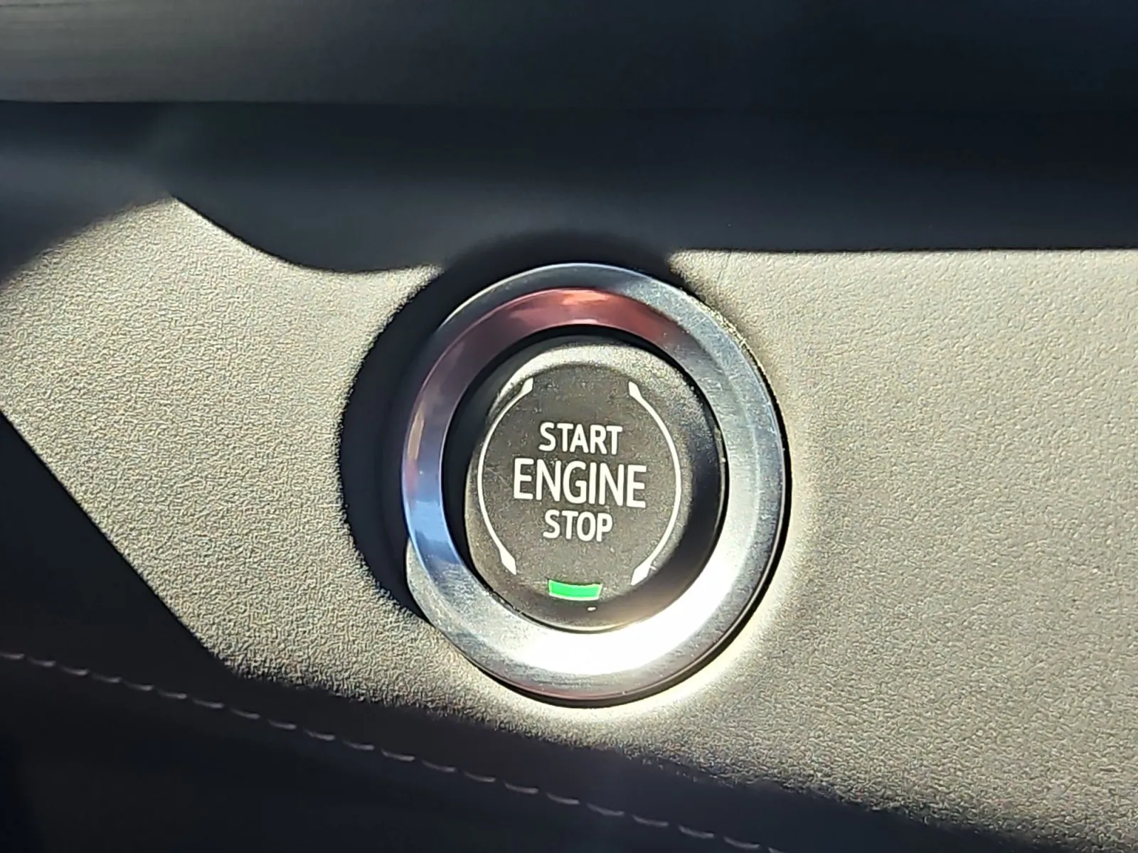 Cadillac Escalade ESV photo 25