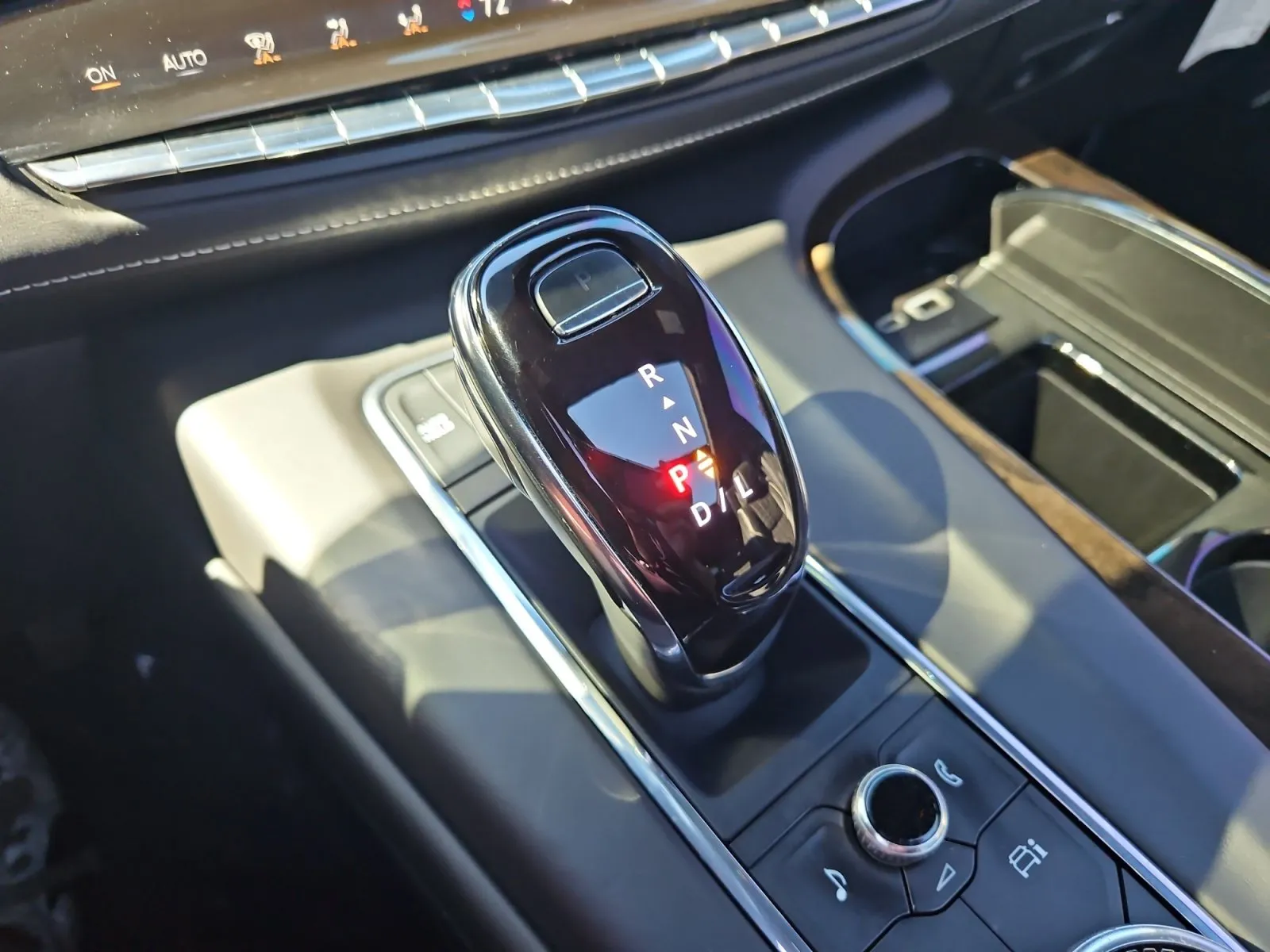 Cadillac Escalade ESV photo 26
