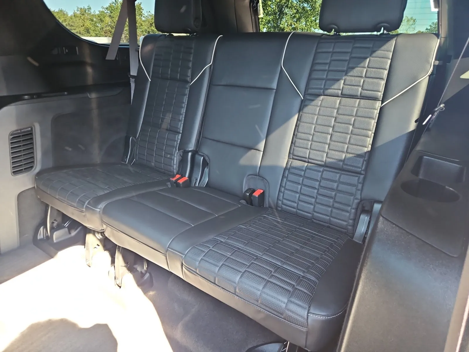 Cadillac Escalade ESV photo 17