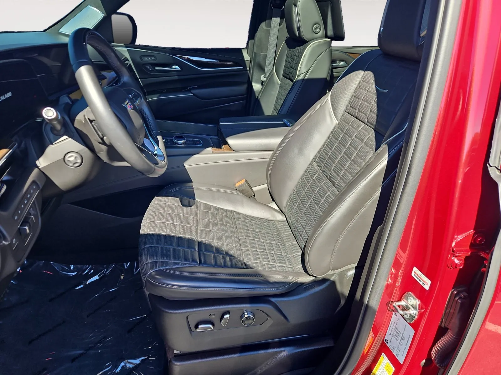 Cadillac Escalade ESV photo 10