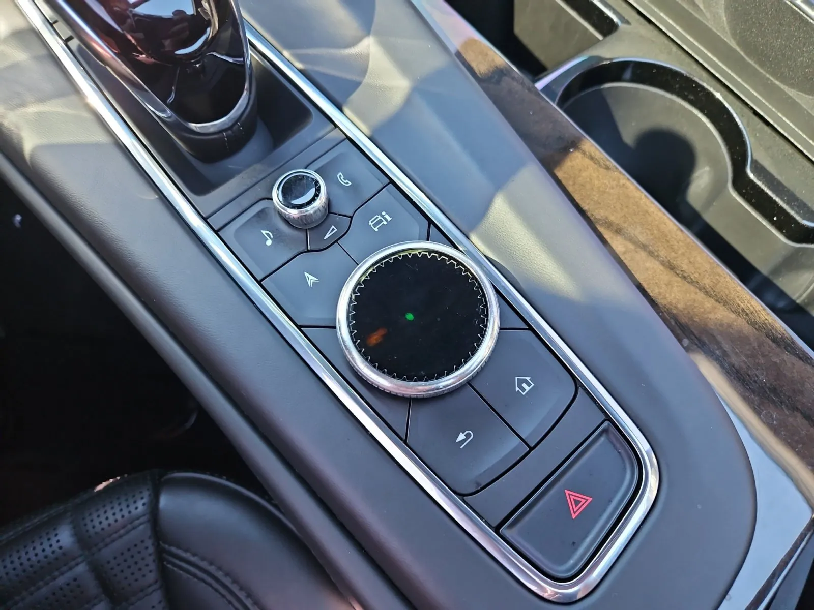 Cadillac Escalade ESV photo 28