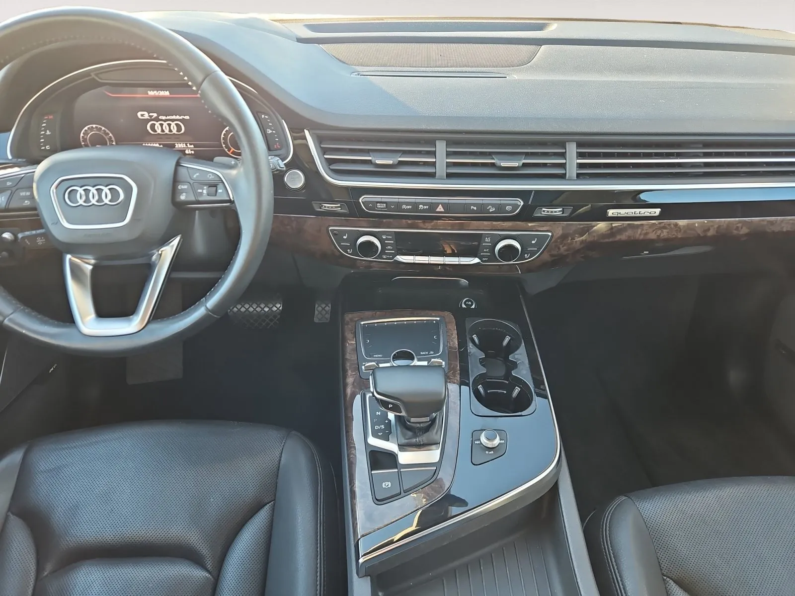 Audi Q7 photo 11