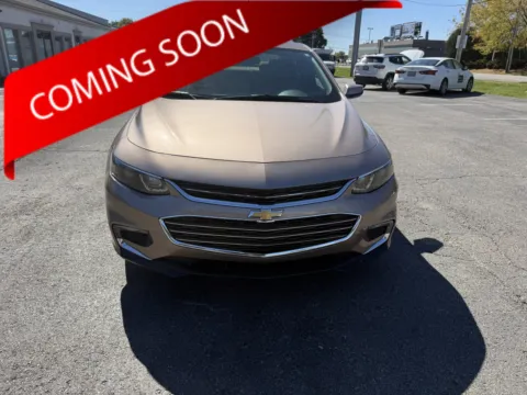 Beige 2018 Chevrolet Malibu LT for sale in Columbus, OH
