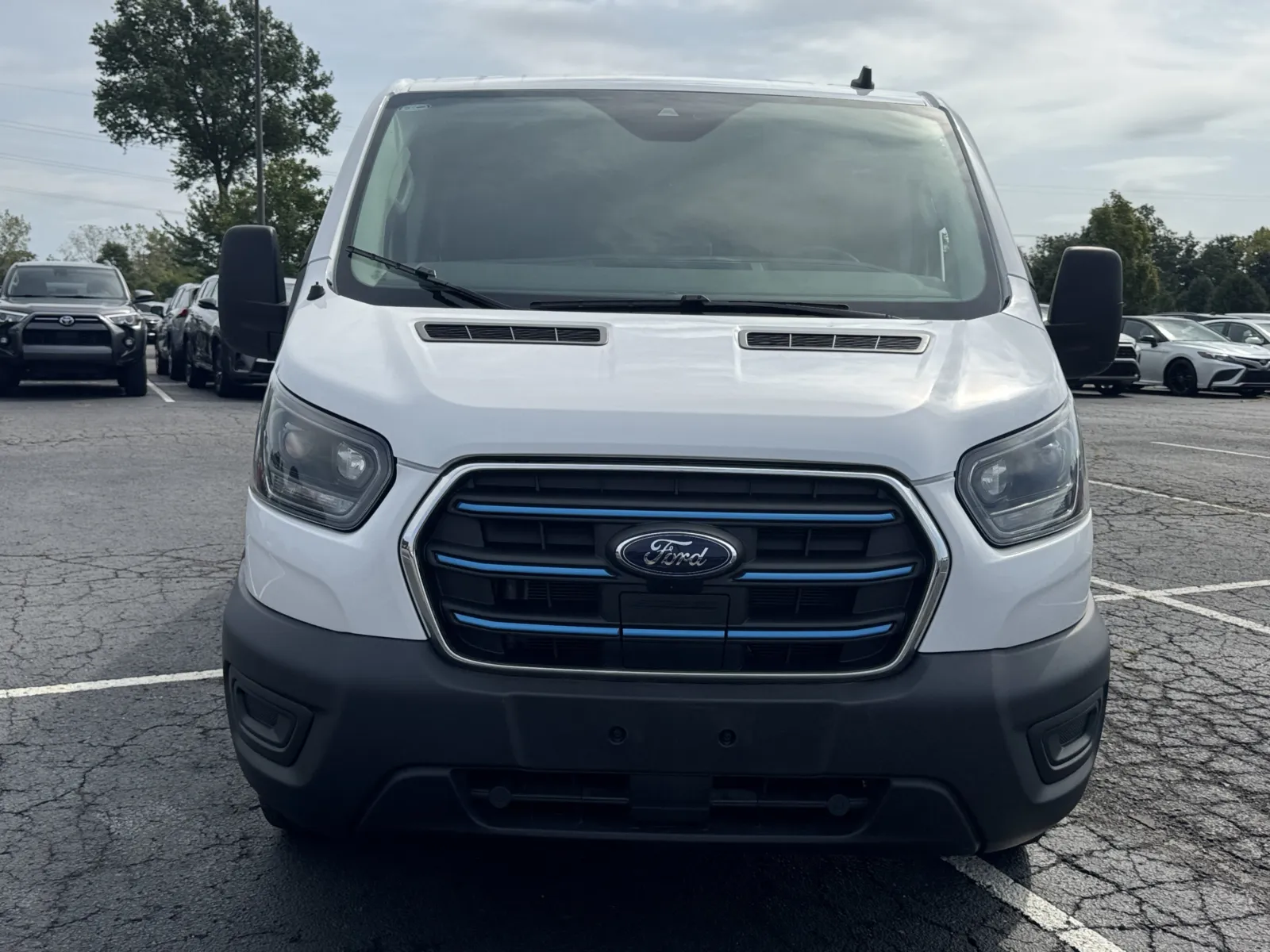 Ford E-Transit Cargo Van photo 3