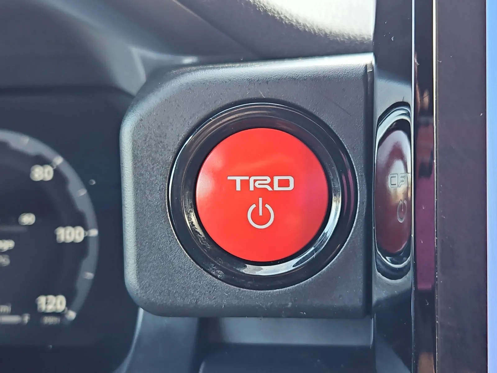 Toyota Tacoma photo 21