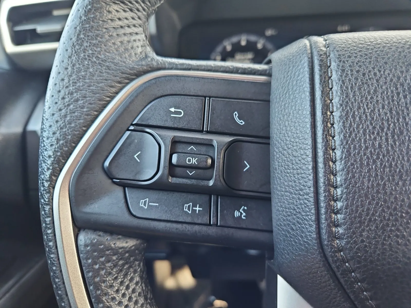 Toyota Tacoma photo 28