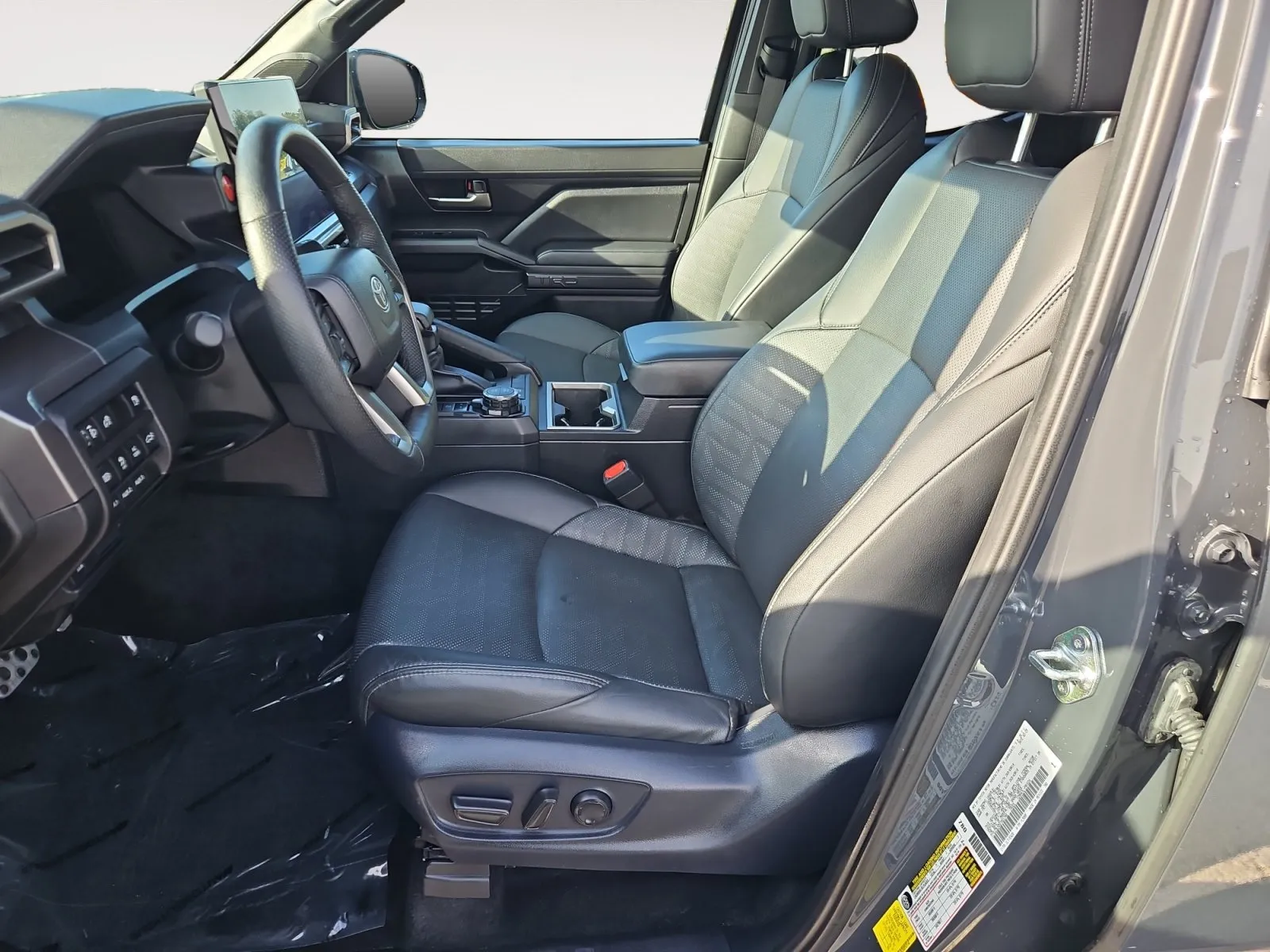 Toyota Tacoma photo 9