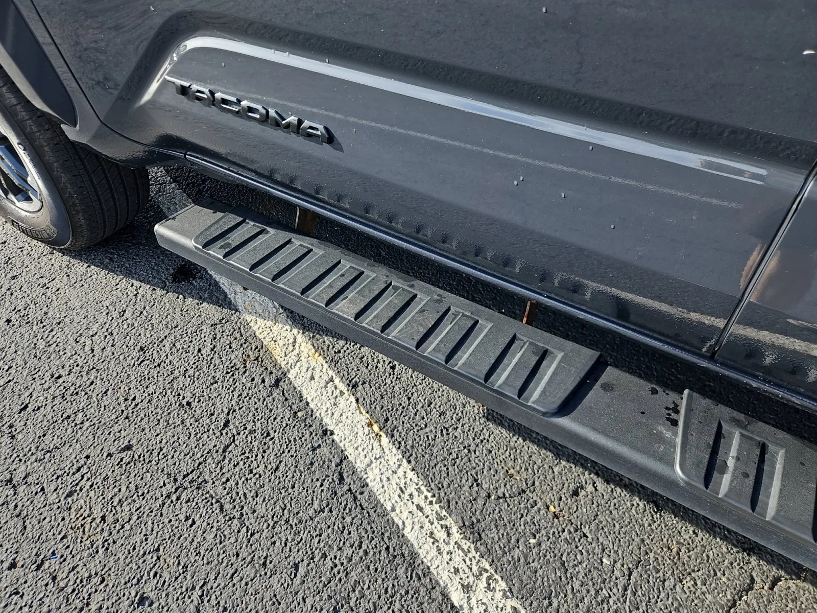 Toyota Tacoma photo 16