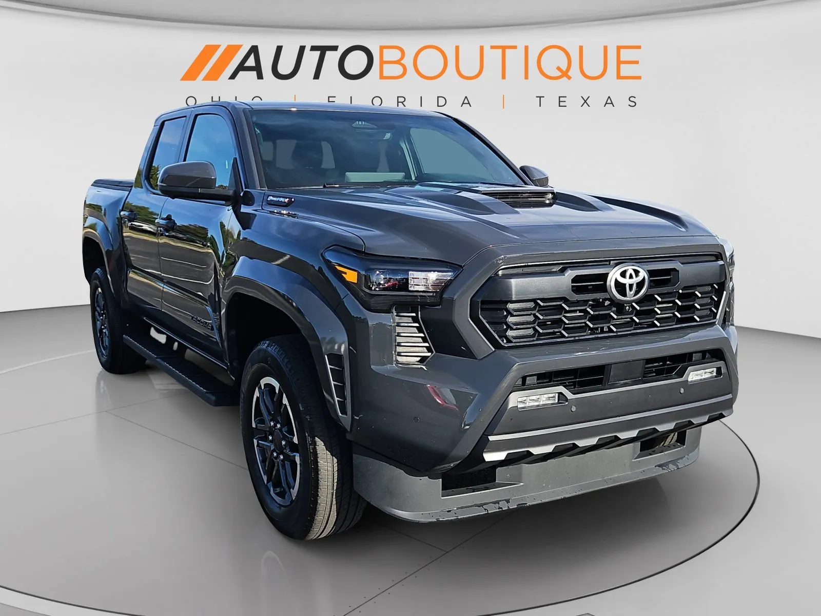 Toyota Tacoma photo 7