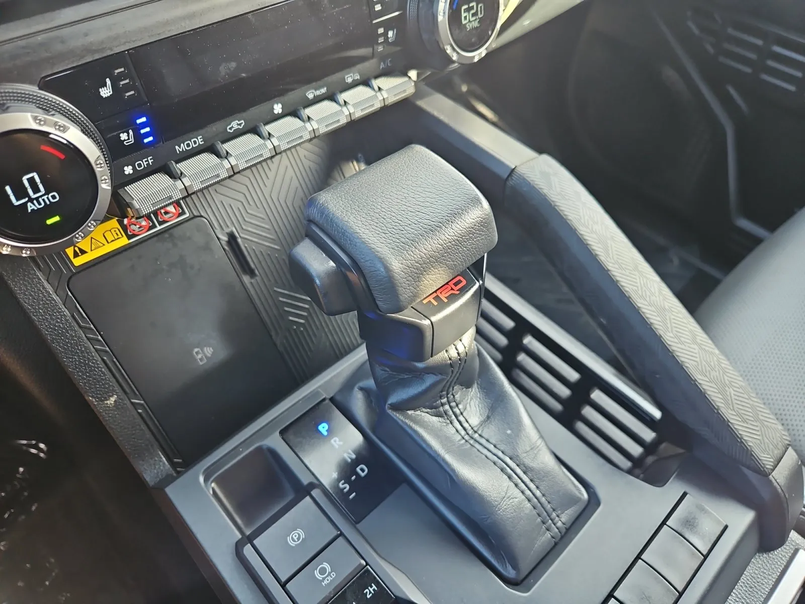 Toyota Tacoma photo 24